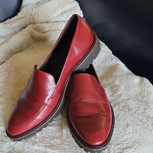 ECCO Women's Loafers / Sz 40 - Beautiful Red Color